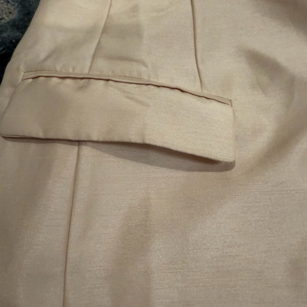 NICHOLAS Elegant Backless Off-Shoulder Dress in Cream - Picture 4 of 8